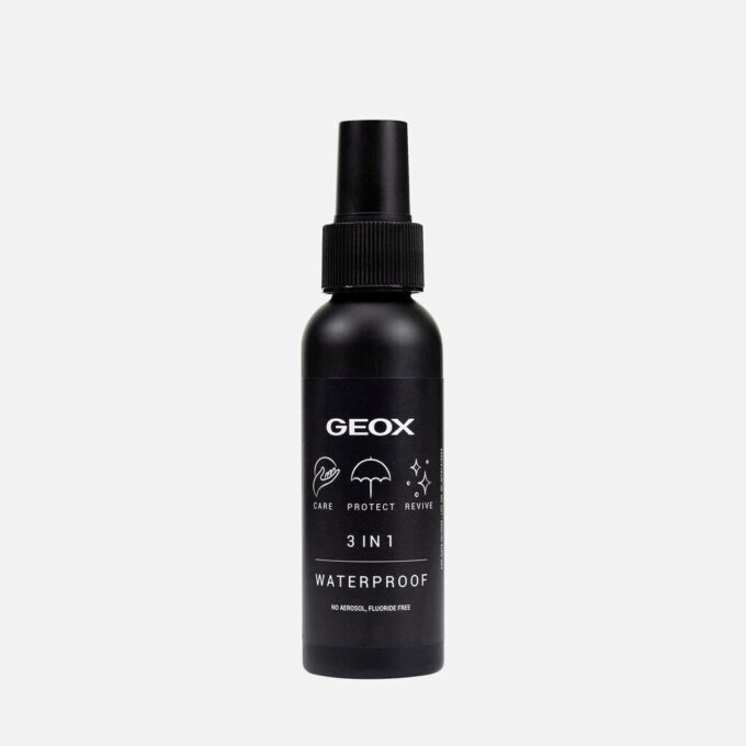 1 3-In-1 Waterproofing Spray 1 3-In-1 Waterproofing Spray