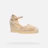 Gelsa Low Woman
