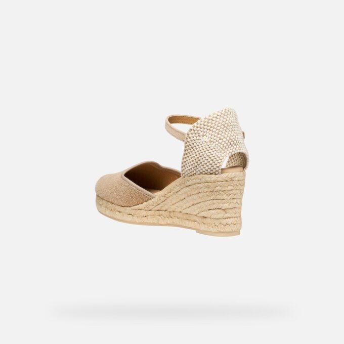 Gelsa Low Woman