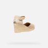 Gelsa Low Woman
