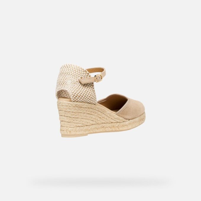 Gelsa Low Woman