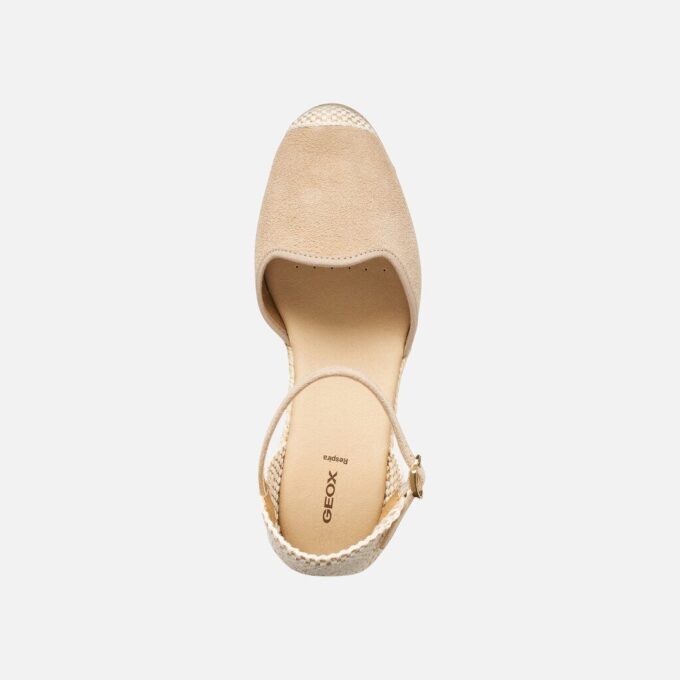 Gelsa Low Woman